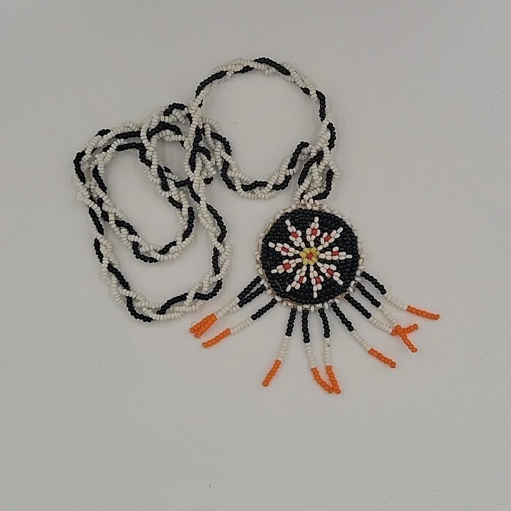 Vintage Native American Seed Bead Necklace white black orange red yellow - Picture 3 of 3